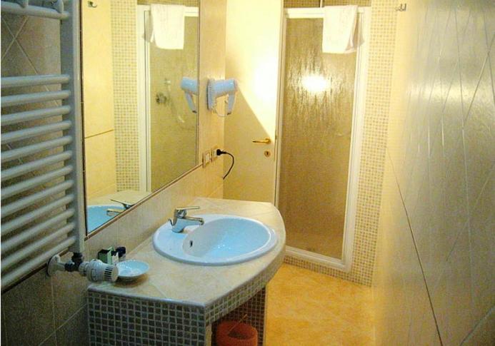 Ottaviano Vatican Luxury Rome Room photo